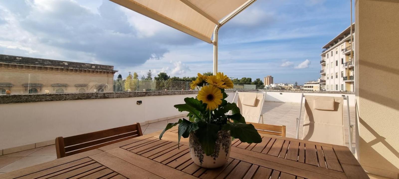 The Golden Hour, Luxury Apartment With A Panoramic View ليتشي المظهر الخارجي الصورة