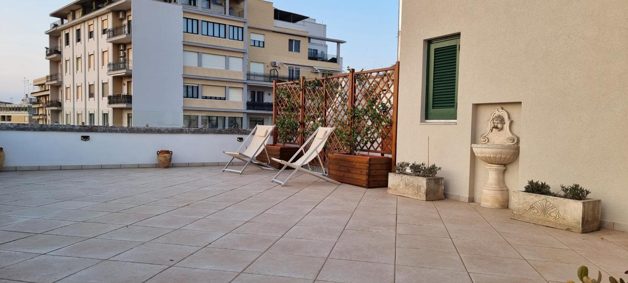 The Golden Hour, Luxury Apartment With A Panoramic View ليتشي المظهر الخارجي الصورة