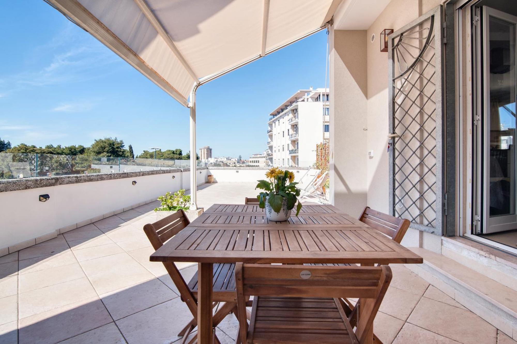 The Golden Hour, Luxury Apartment With A Panoramic View ليتشي المظهر الخارجي الصورة