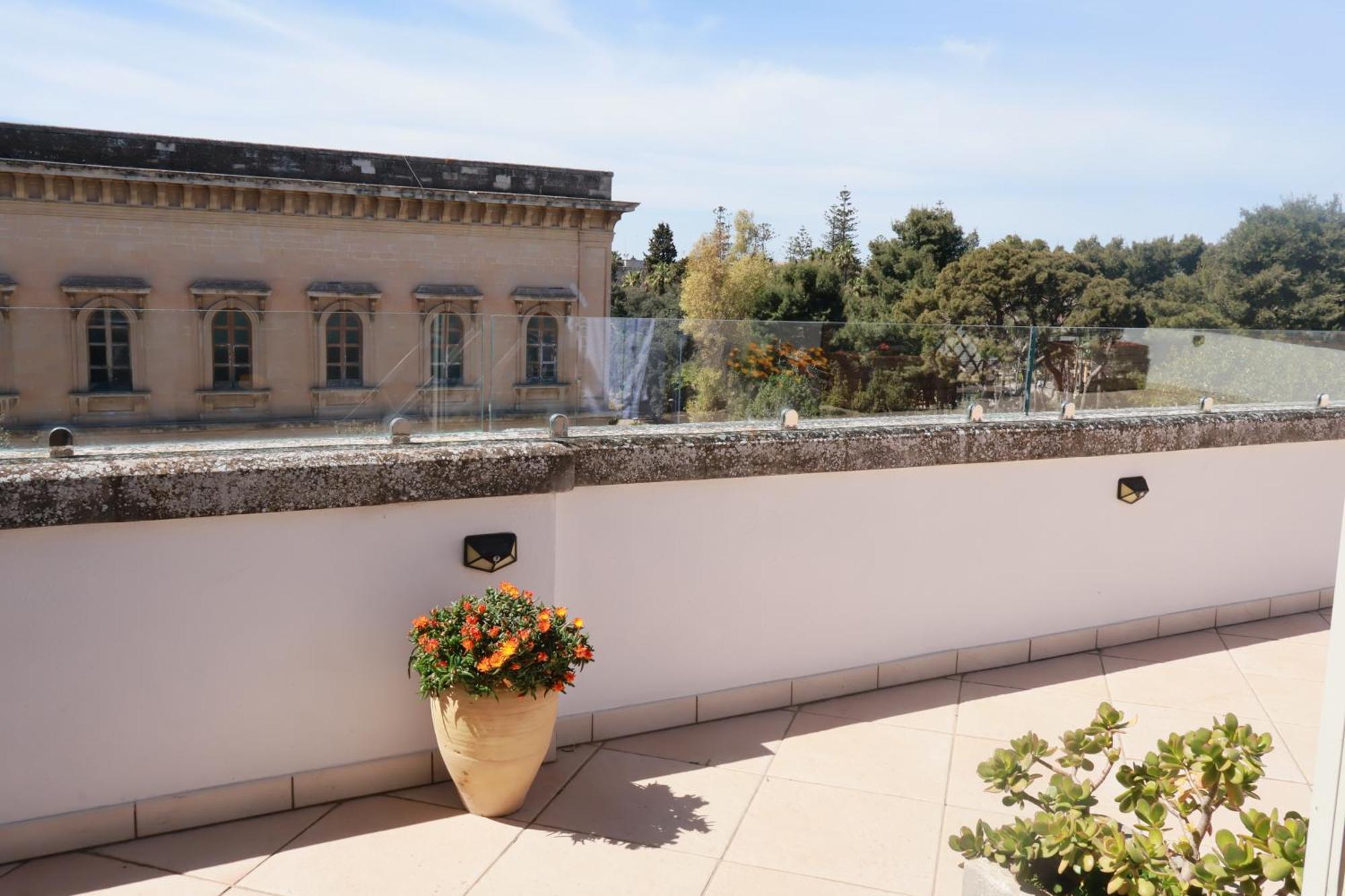 The Golden Hour, Luxury Apartment With A Panoramic View ليتشي المظهر الخارجي الصورة